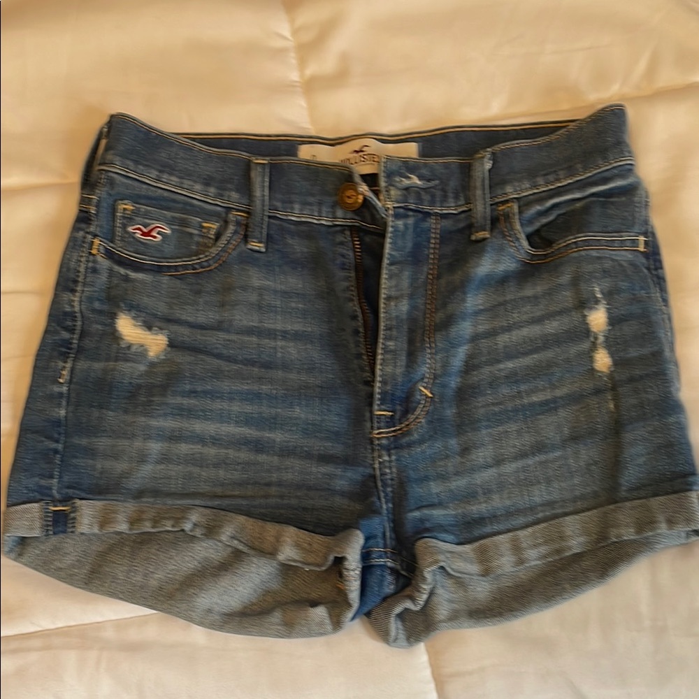 Hollister Women's Blue Denim Shorts size 0 24” waist
